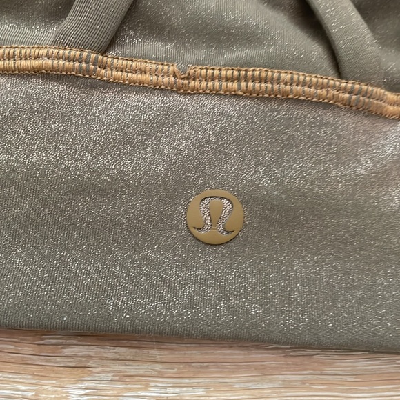 Lululemon • Sports Bra - Picture 4 of 4